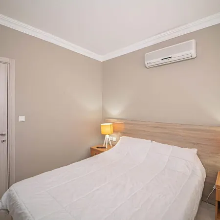 Lovely Flat With Balcony, Mountain View And Shared Pool In Oludeniz, Fethiye Apartamento